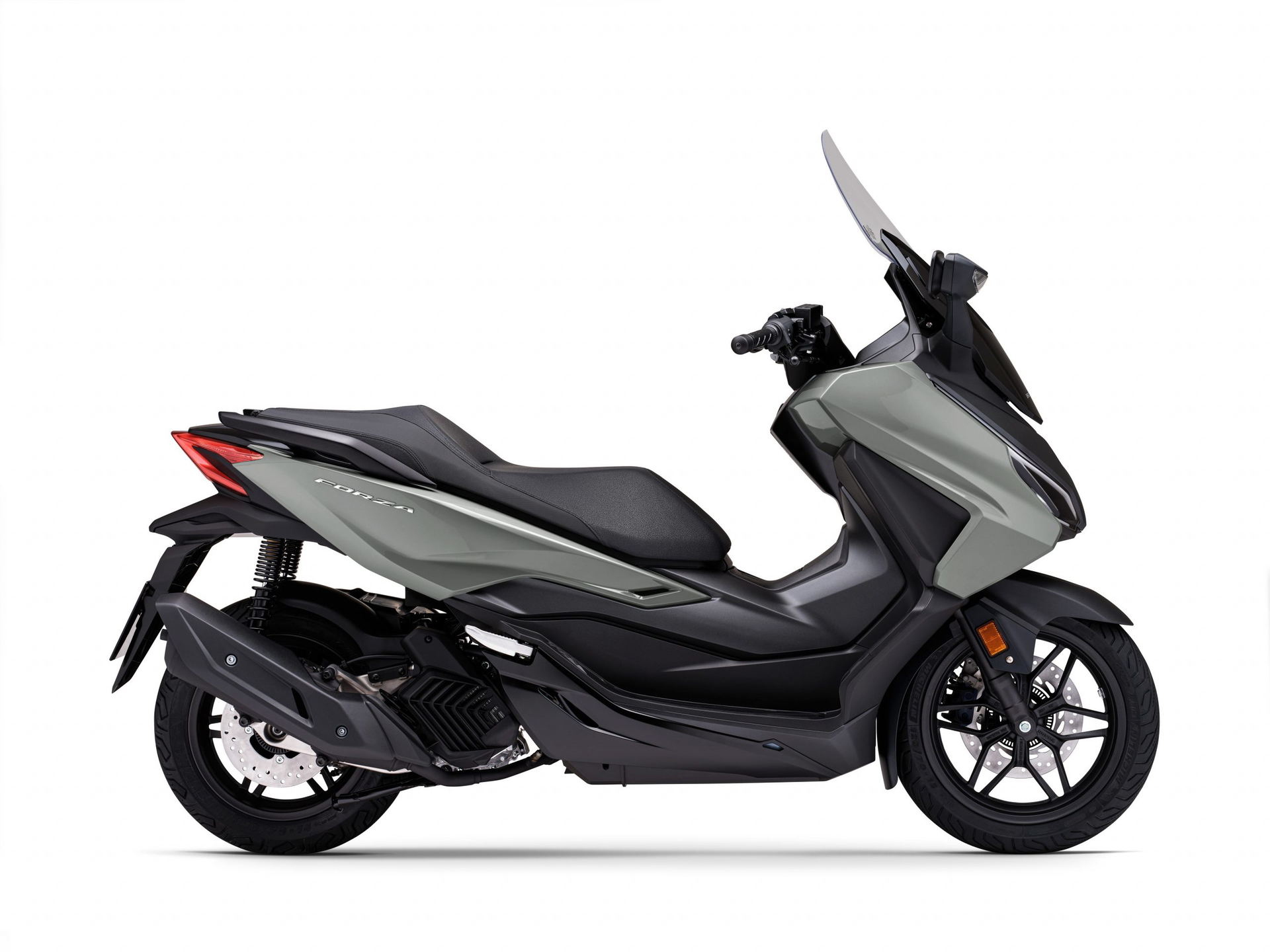 El Honda Forza 125 muestra su diseño actualizado para 2025, manteniendo su esencia premium.