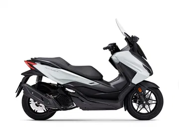 El Honda Forza 125 se renueva con líneas modernas y acabados premium