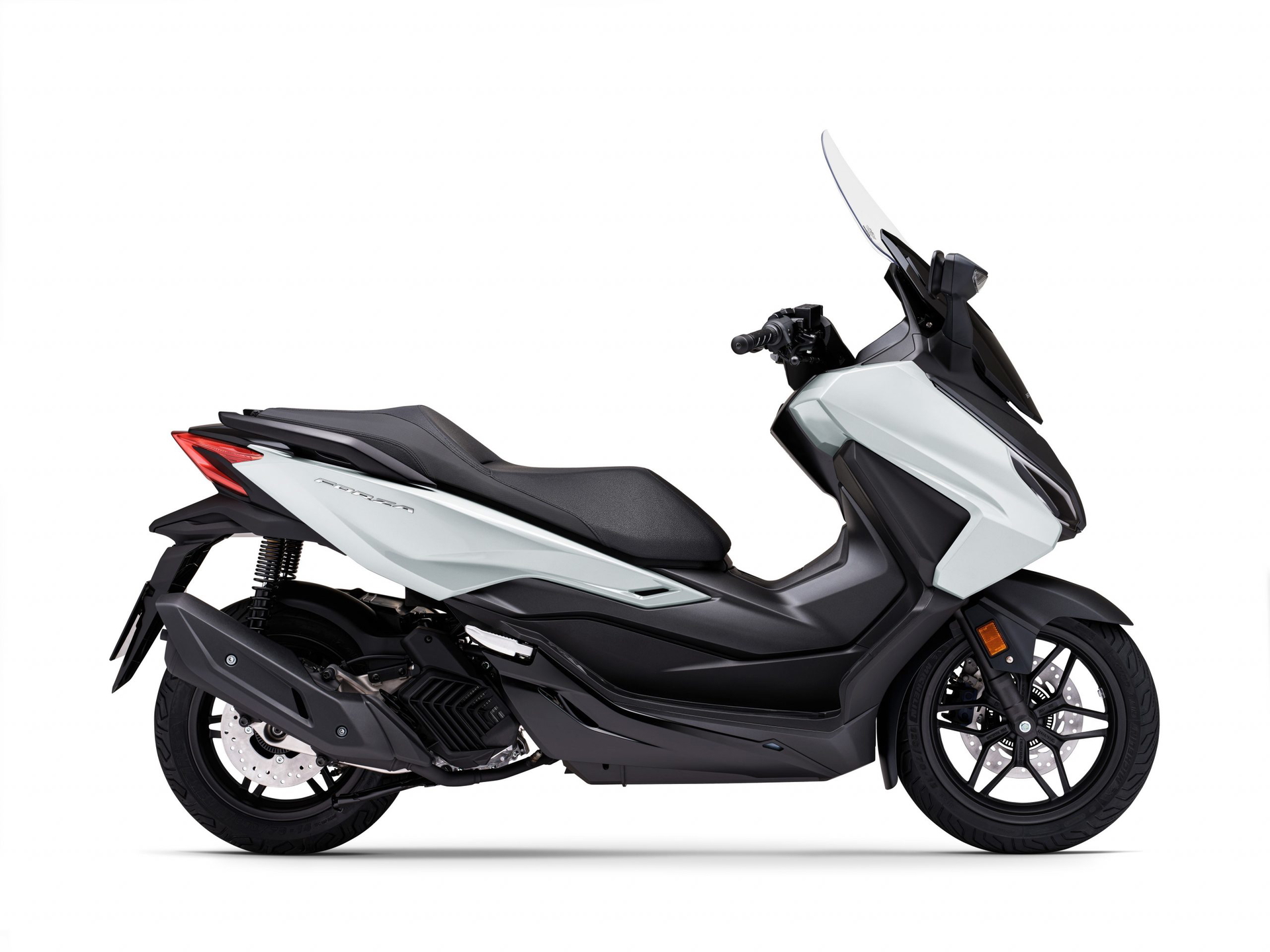 El Honda Forza 125 se renueva con líneas modernas y acabados premium