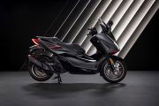 Honda Forza 125: Scooter japonés con diseño y fabricación italiana, listo para 2025.
