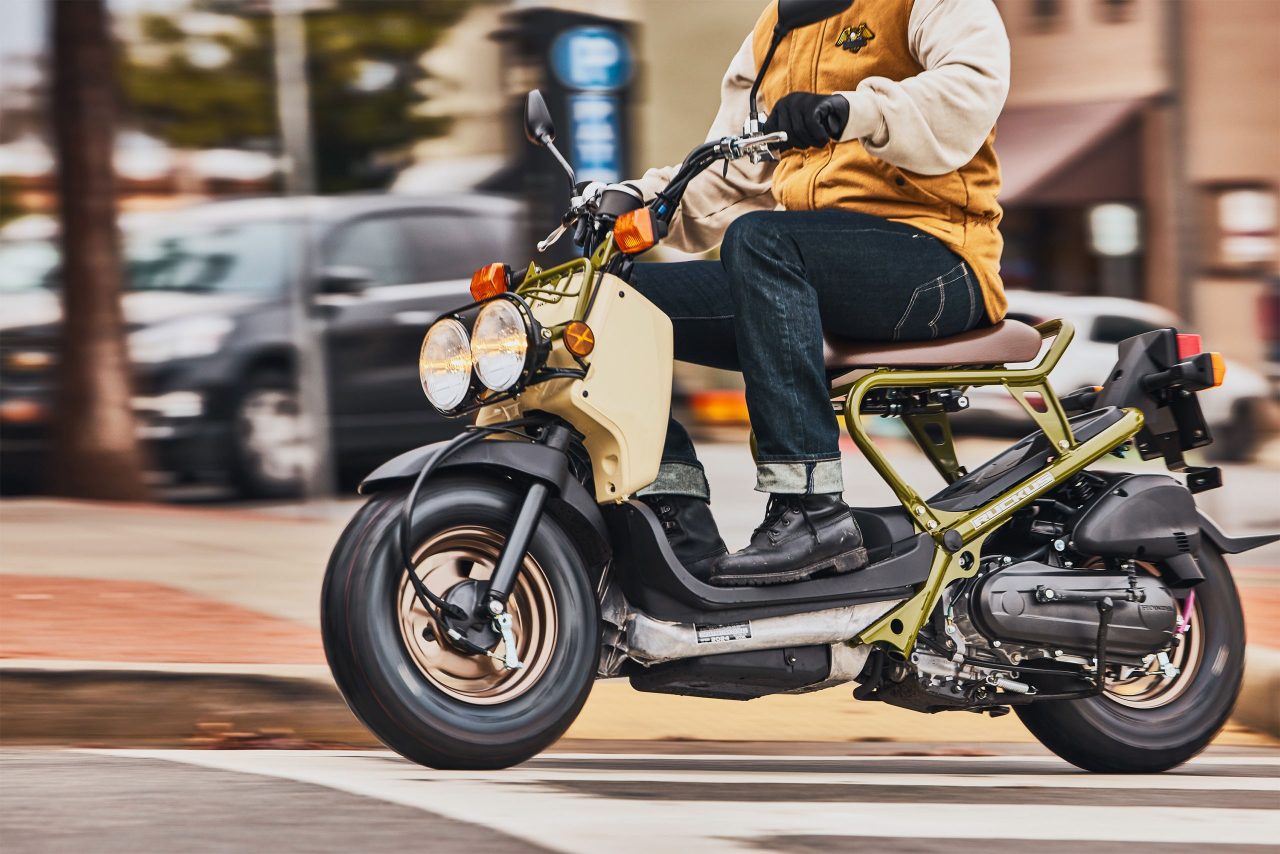 Honda Ruckus 2025, la mejor scooter 49cc para AM de ciclomotor, con bajo consumo y fiable