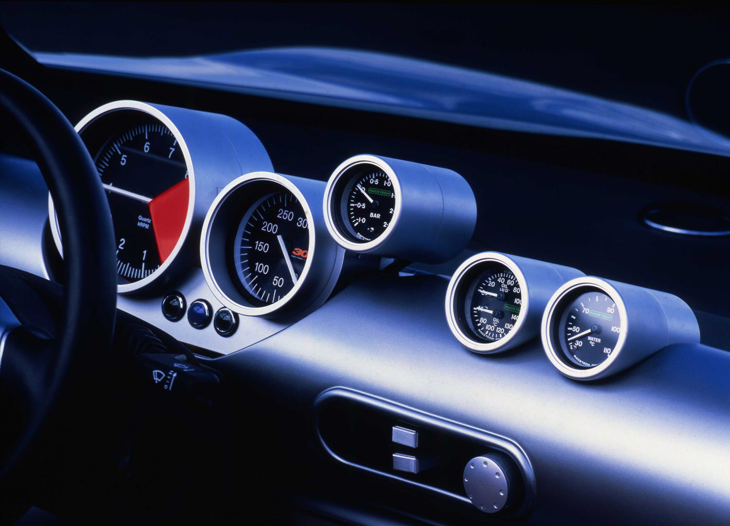 Vista del cuadro de instrumentos con un diseño sofisticado y moderno.