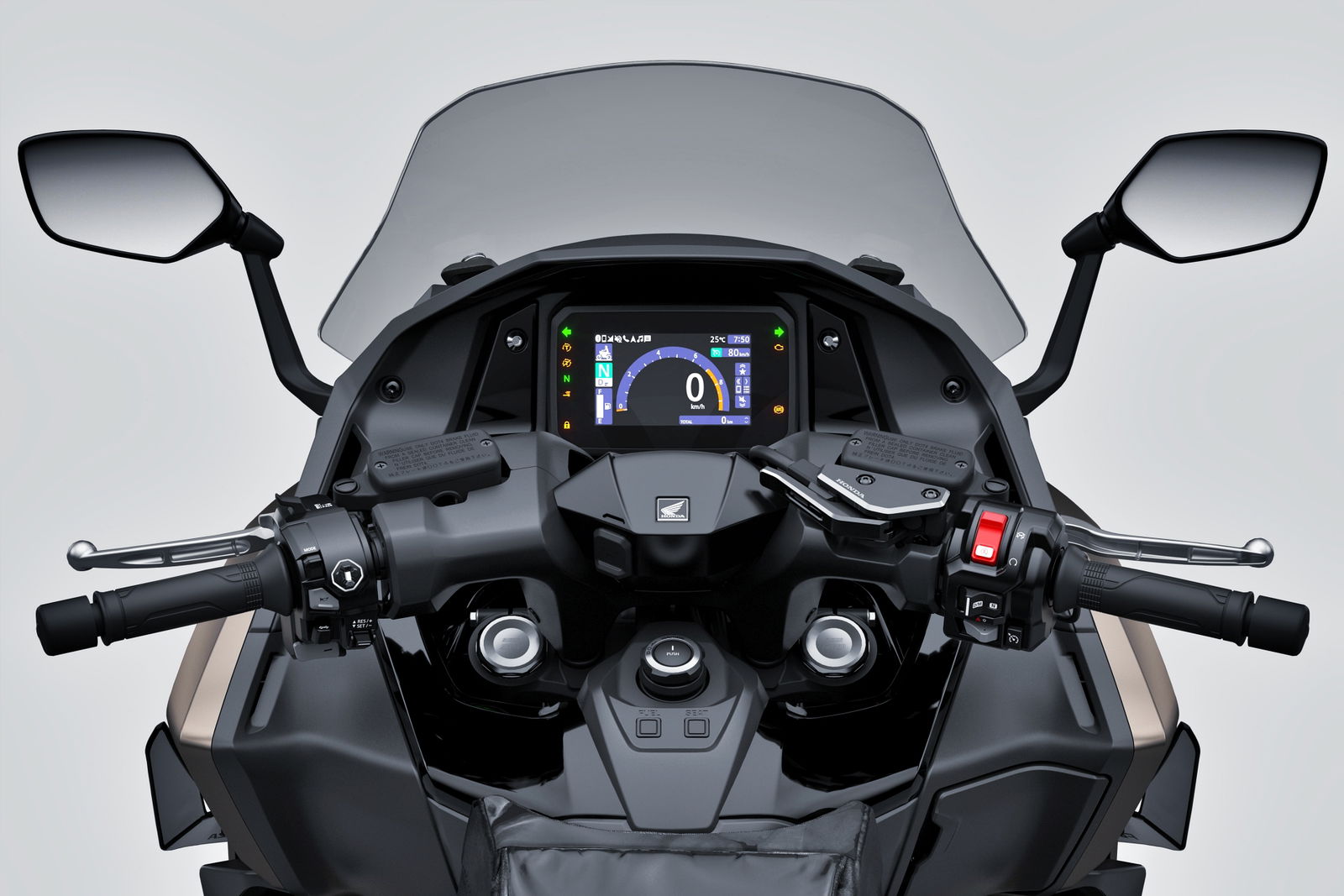 Panel de instrumentos del Honda Forza 750 con iluminación clara y legible. Panel de instrumentos del Honda Forza 750 con iluminación clara y legible.