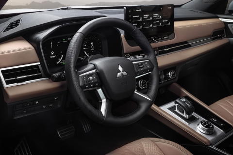 Mitsubishi-outlander-phev-025-019