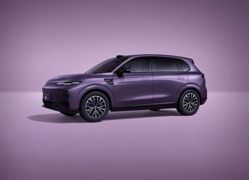 Vista lateral del LEAPMOTOR B10, SUV eléctrico compacto y moderno.