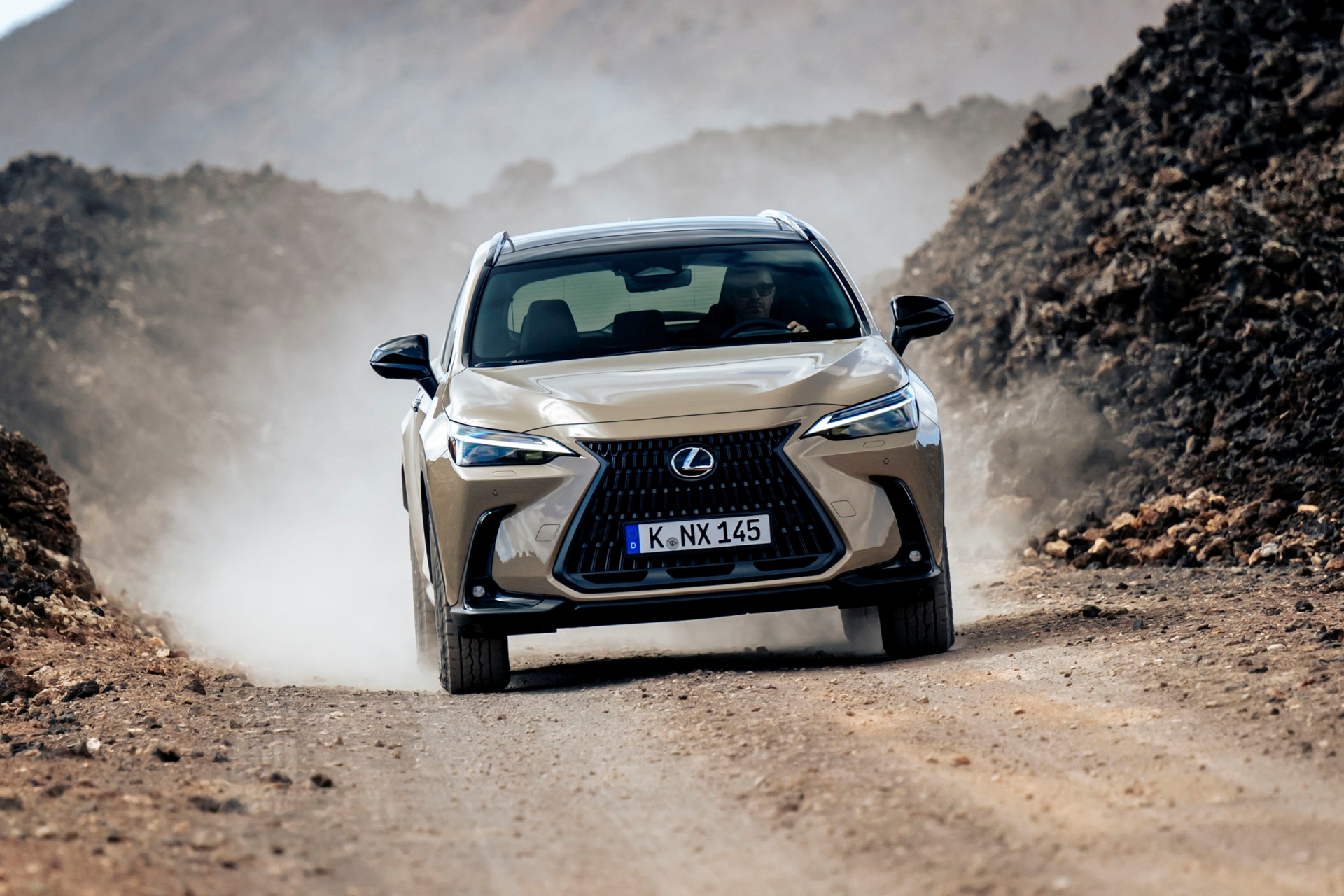 El Lexus NX 350h Overtrail muestra su capacidad todoterreno en acción