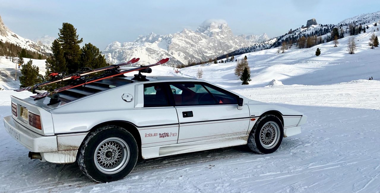 lotus-esprit-turbo-hc-nieve-montanas-1114067-1280x652.jpg
