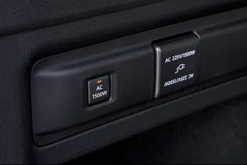 Botonera de ajustes de asientos del Mazda CX-80.