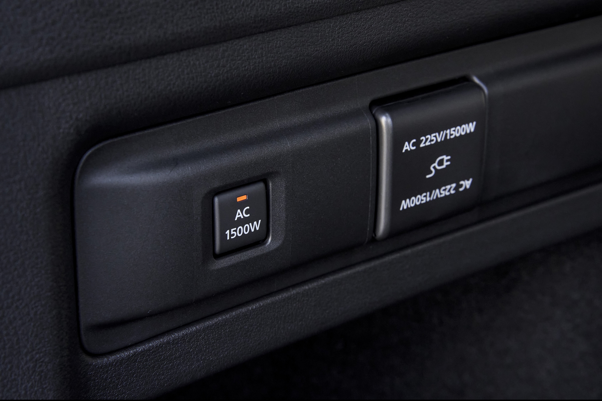 Botonera de ajustes de asientos del Mazda CX-80.