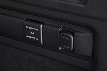 Vista del sistema de ajuste de asientos en un Mazda CX-80 2025.