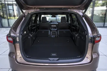 Mazda CX-80 ofrece un maletero espacioso, ideal para familias numerosas
