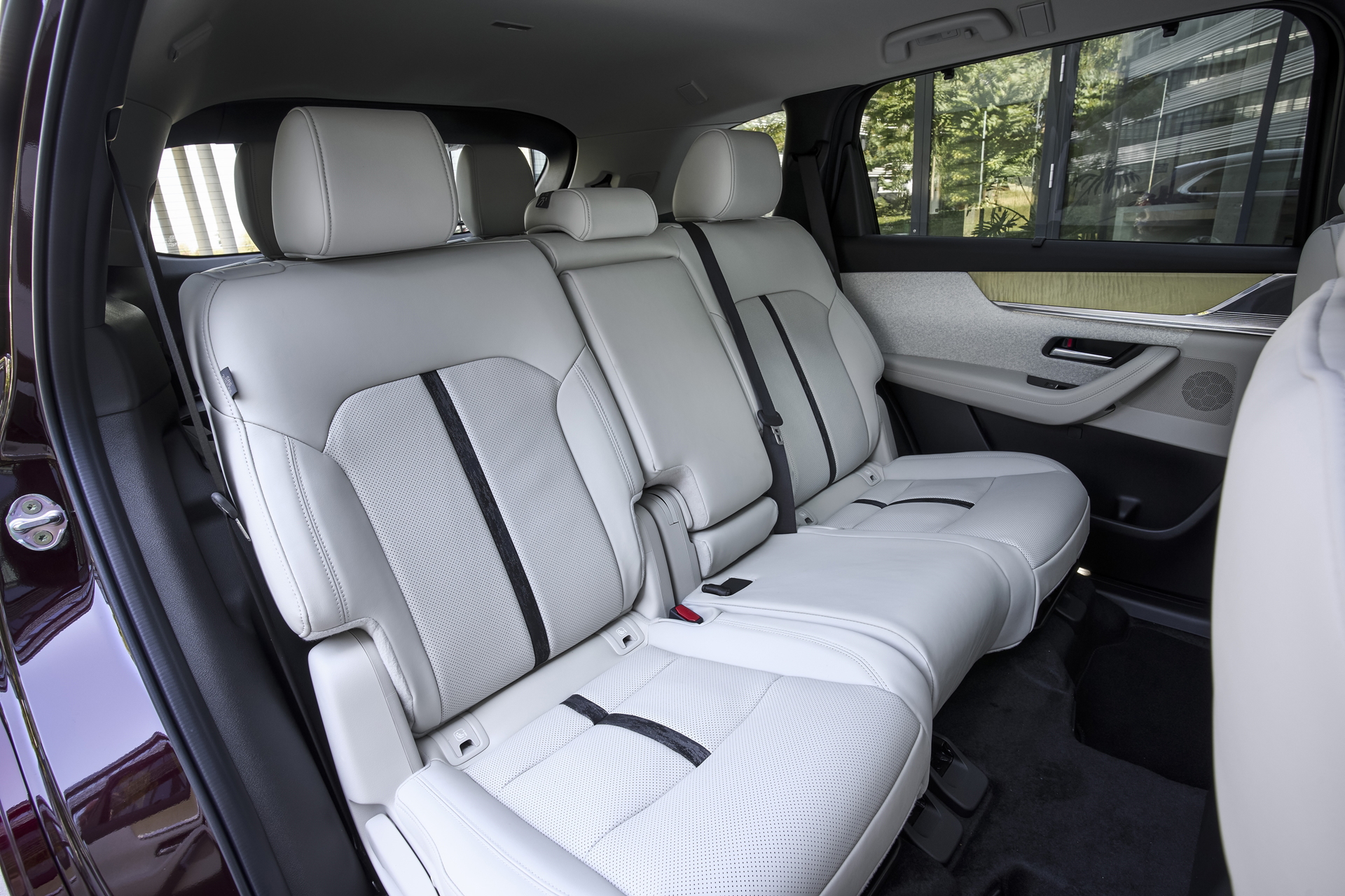 Confortables asientos en configuración de 6 o 7 plazas del Mazda CX-80.