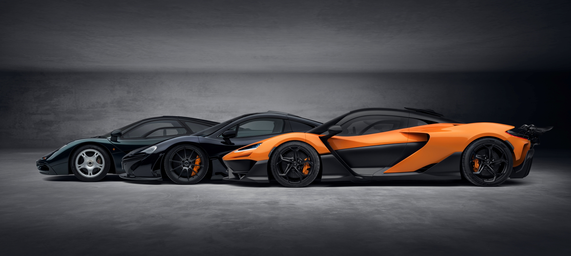 El McLaren W1, un hypercar que fusiona tecnología F1 con diseño de calle.