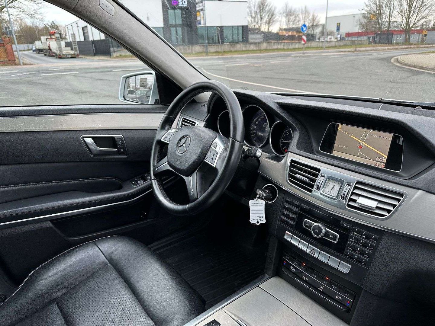 Habitáculo en impecable estado tras recorrer 817,000 km.