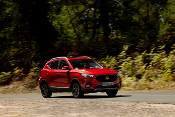 MG ZS en su versión más asequible, destacando en el mercado por su económico precio.