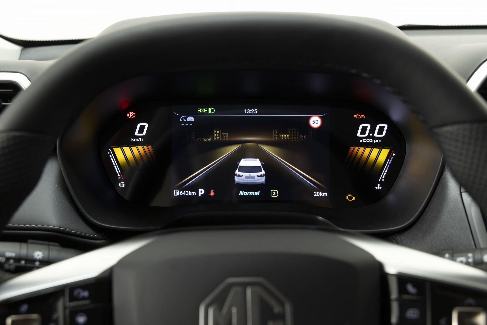 Vista del cuadro de instrumentos digital del MG ZS híbrido.