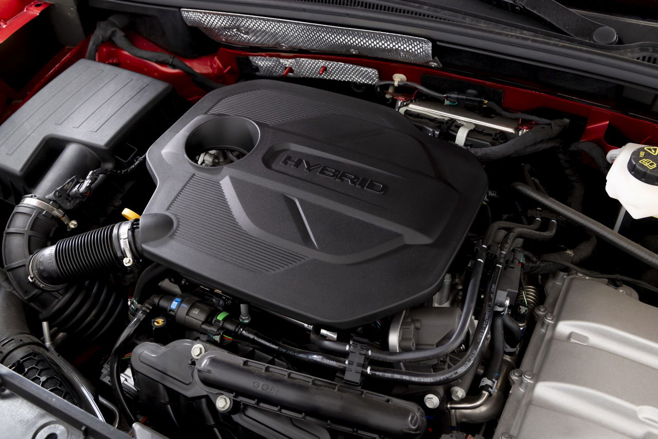 Vista del propulsor híbrido del MG ZS, eficiencia y potencia en el SUV económico.