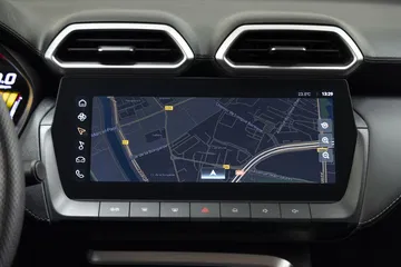 Vista del sistema de infoentretenimiento del MG ZS híbrido.