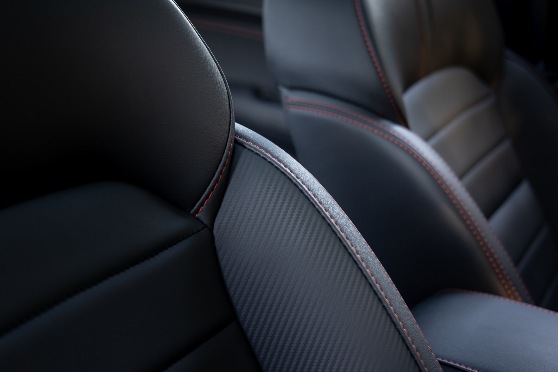Vista del acabado y diseño de los asientos del MG ZS, confortables y elegantes.