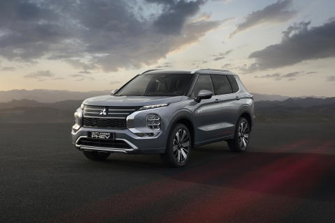Mitsubishi-outlander-phev-025-001