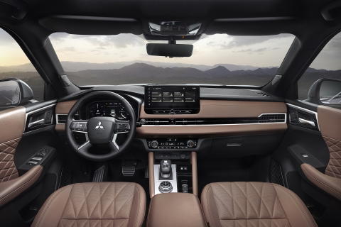 Mitsubishi-outlander-phev-025-018