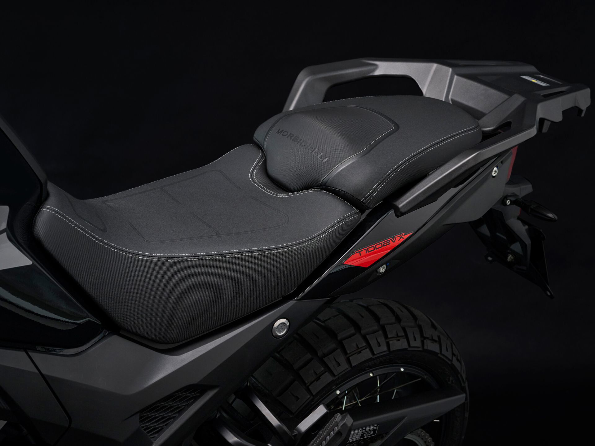 Vista lateral de la Morbidelli T1002VX destacando su diseño ergonómico