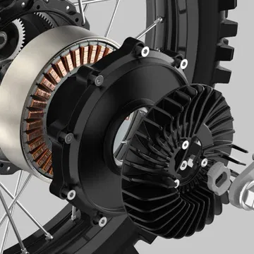 Vista del motor eléctrico de la e-bike UBCO 2X2 mostrando su estructura interna y componentes.