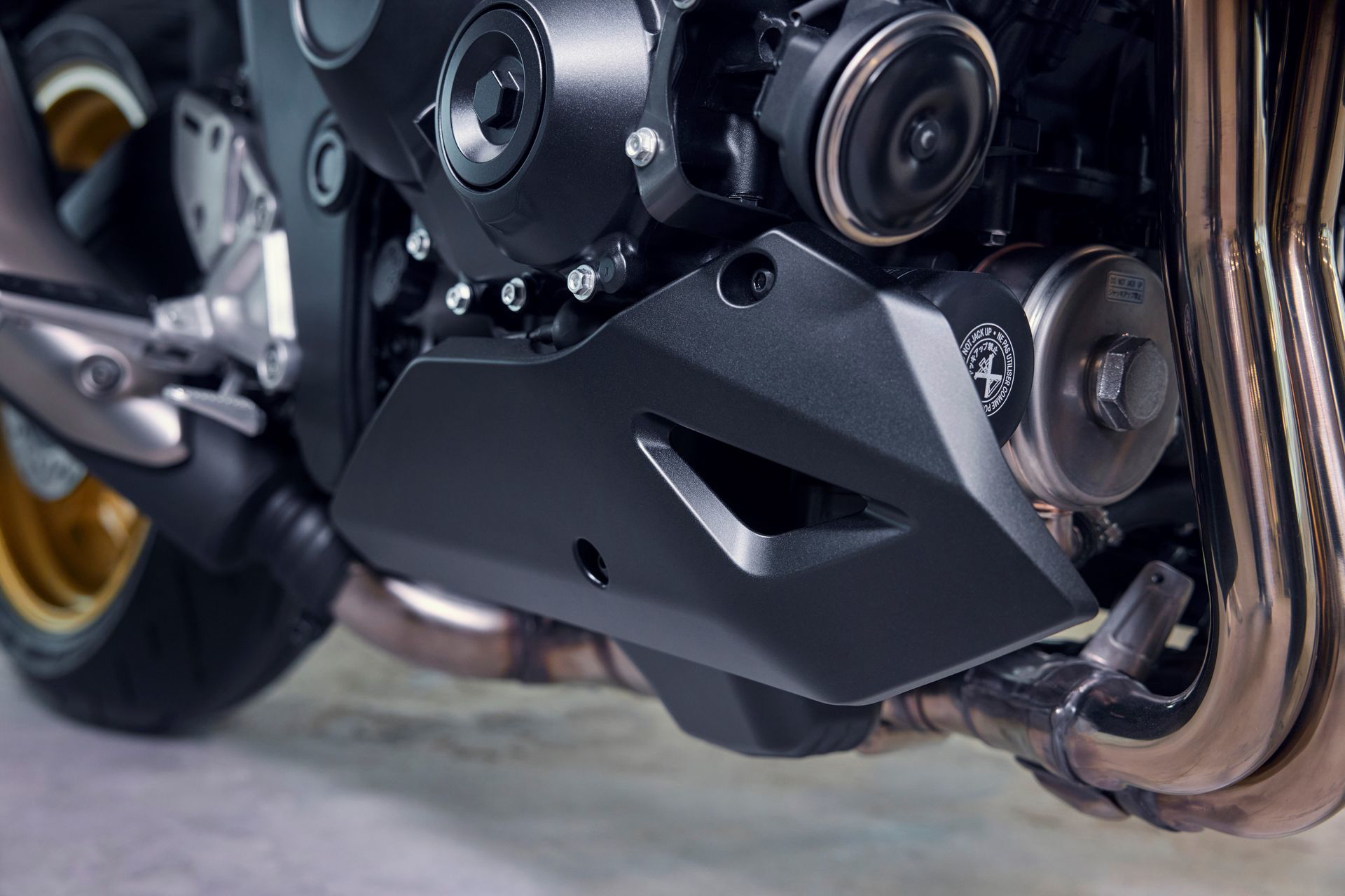 Vista del motor de 4 cilindros de la nueva Honda CB1000 Hornet.