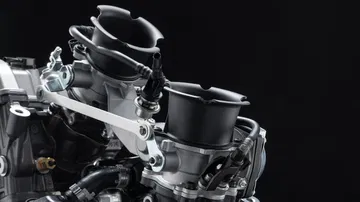 Revolutionary Ducati V2 engine: 126 CV, 54.4 kg, sin sistema Desmodrómico.