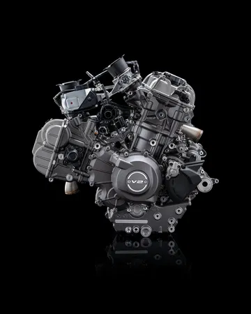 Ducati estrena motor V2 ligero y potente, con hasta 126 CV y solo 54,4 kg.