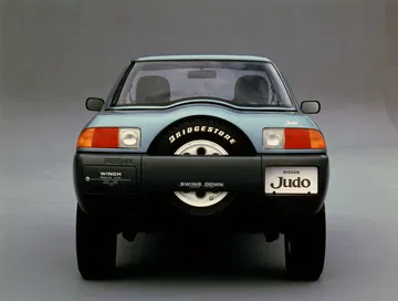 Vista posterior del Nissan Judo Concept, mostrando líneas y diseño únicos