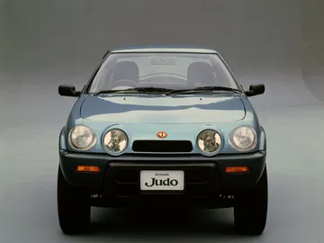 Vista frontal del Nissan Judo Concept, destacando su innovador diseño
