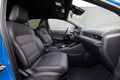 Vista de los asientos de cuero con acabado premium y ergonomía avanzada.