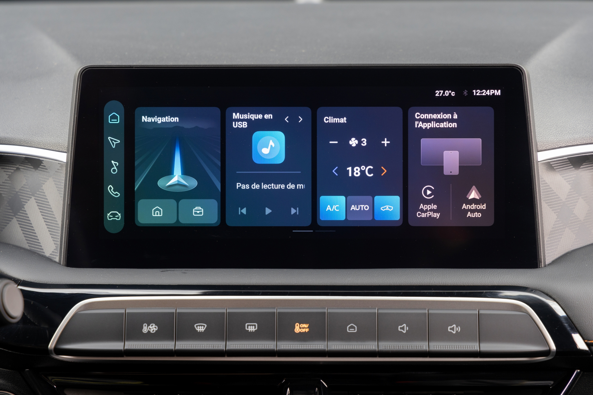 Pantalla de infotainment de un MG3 mostrando datos de rendimiento.