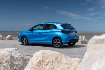 Vista lateral MG3, muestra diseño y línea dinámicos.