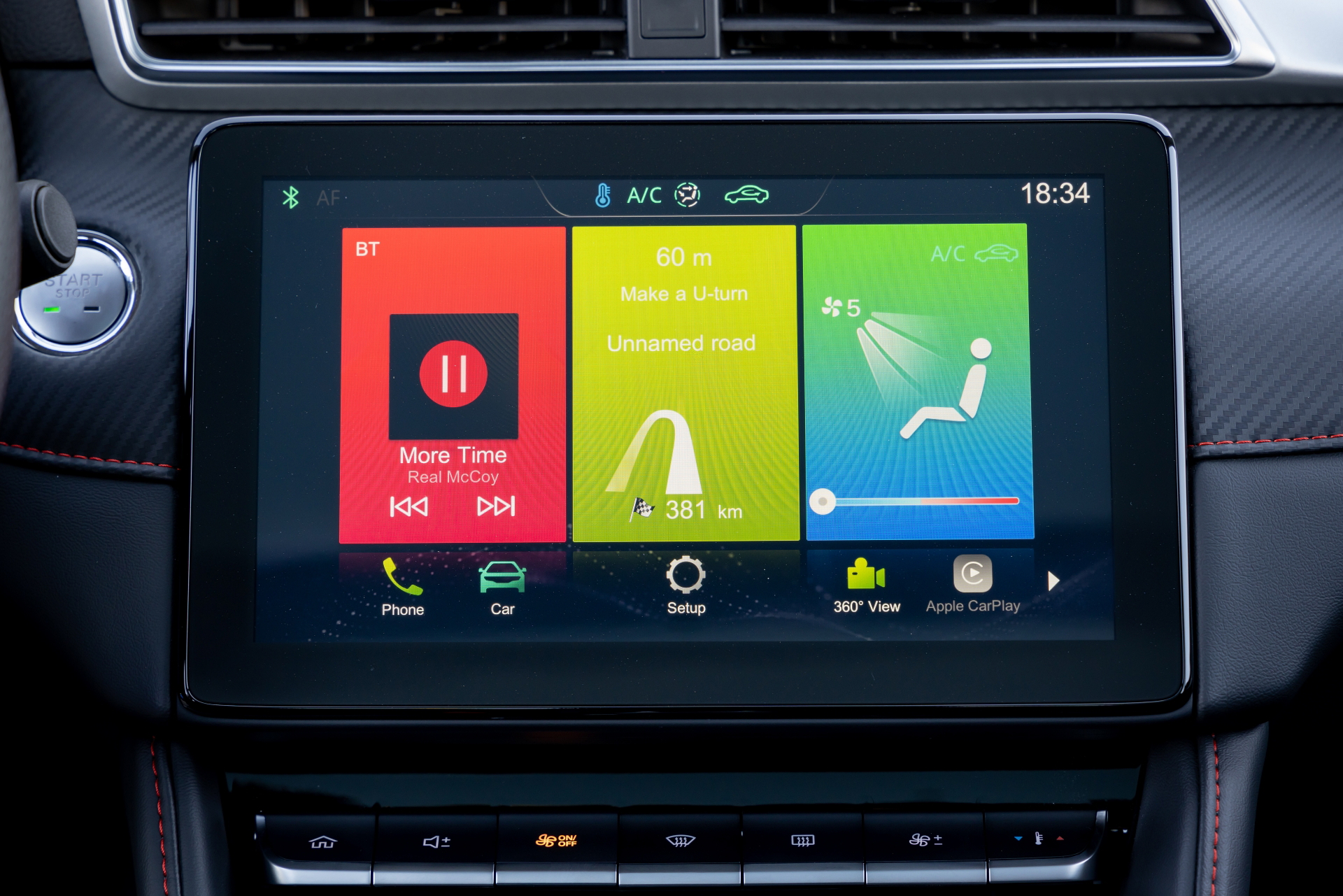 Pantalla táctil multimedia del MG ZS, intuitiva y moderna.