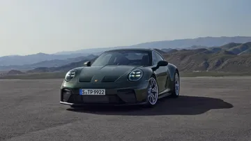 El Porsche 911 GT3 en toda su magnificencia, con su frontal agresivo y líneas laterales aerodinámicas.