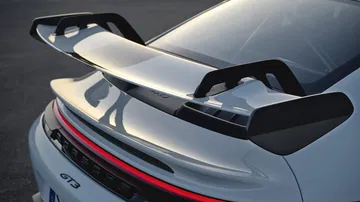 Alerón trasero del Porsche 911 GT3 que mejora la aerodinámica.