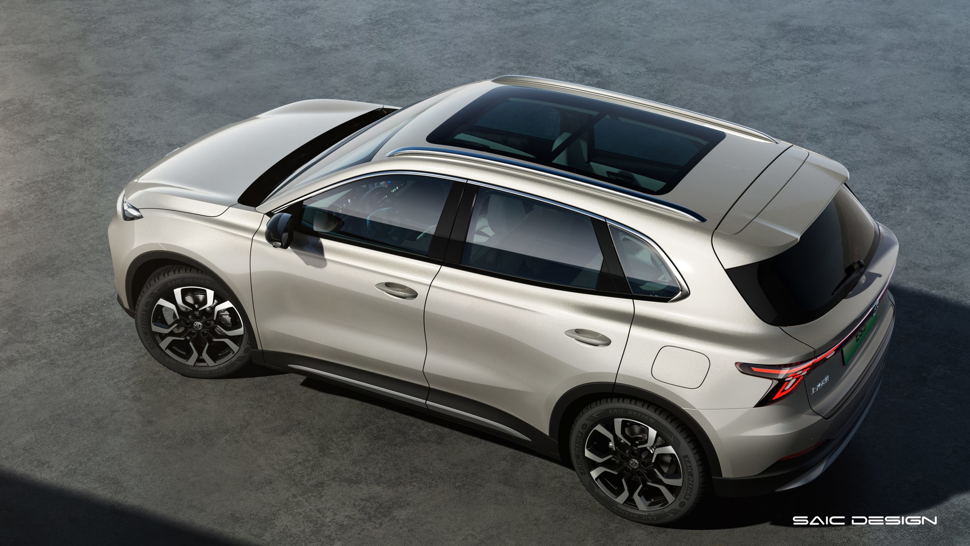 Vista superior lateral del MG ES5 que muestra su diseño y proporciones comparables al Qashqai.