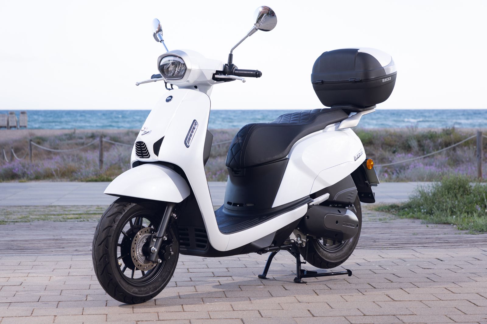Scooter urbana QJ LTR 125, eficiente y económica para la ciudad