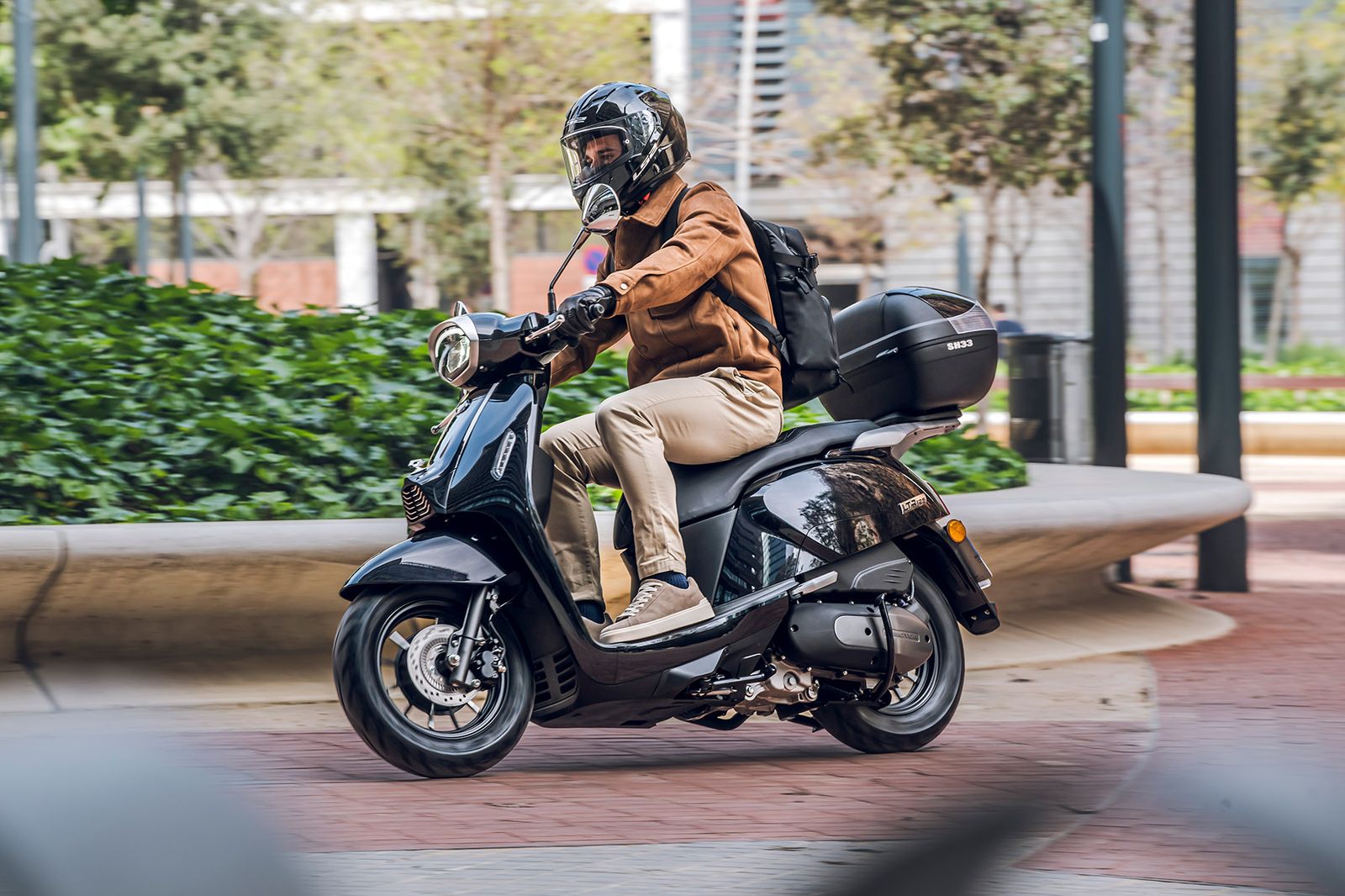 Dinamismo en la urbe encapsulado en la aguerrida QJ LTR 125