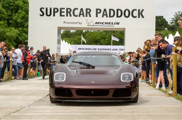 Vista frontal y lateral del Radford Type 62-2, galardonado en Goodwood.