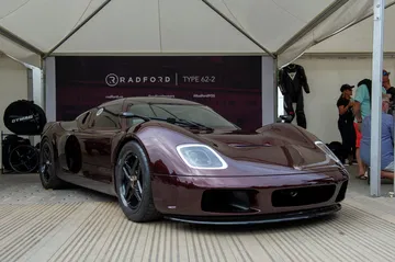 Visión lateral del Radford Type 62-2 en exposición, acabado impecable.