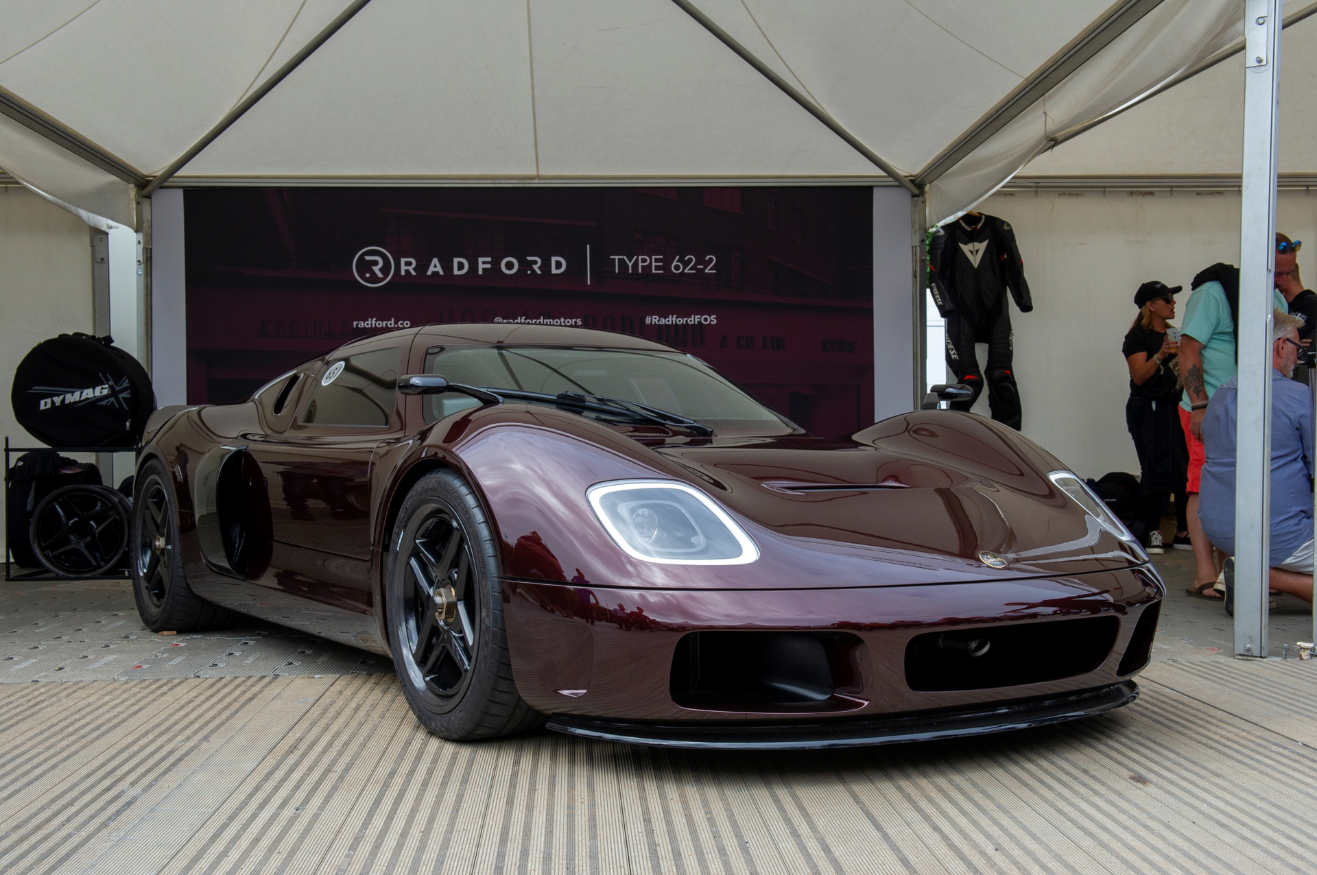 Visión lateral del Radford Type 62-2 en exposición, acabado impecable.