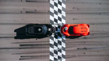 Radford Type 62-2 deslumbra en pista, la última danza de un V6 legendario.