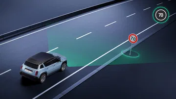 Vista dinámica del Renault 4, mostrando su lado con líneas modernas y aerodinámicas.