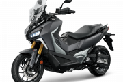 Scooter SYM ADXTG400 listo para la aventura