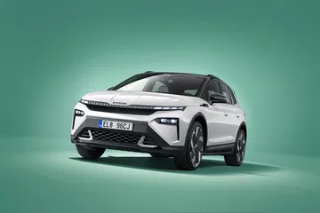 El Škoda Elroq 2025 presenta un diseño robusto con líneas modernas.