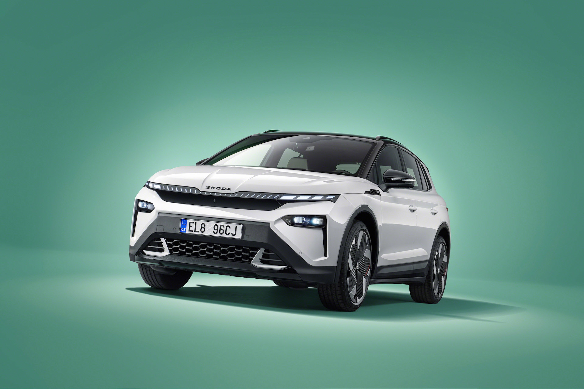 El Škoda Elroq 2025 presenta un diseño robusto con líneas modernas.