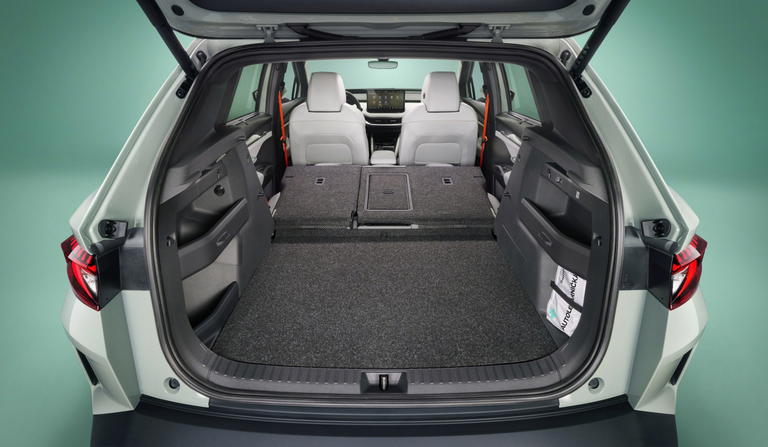 Vista del maletero Skoda Elroq amplio y práctico para la familia moderna. Vista del maletero Skoda Elroq amplio y práctico para la familia moderna.